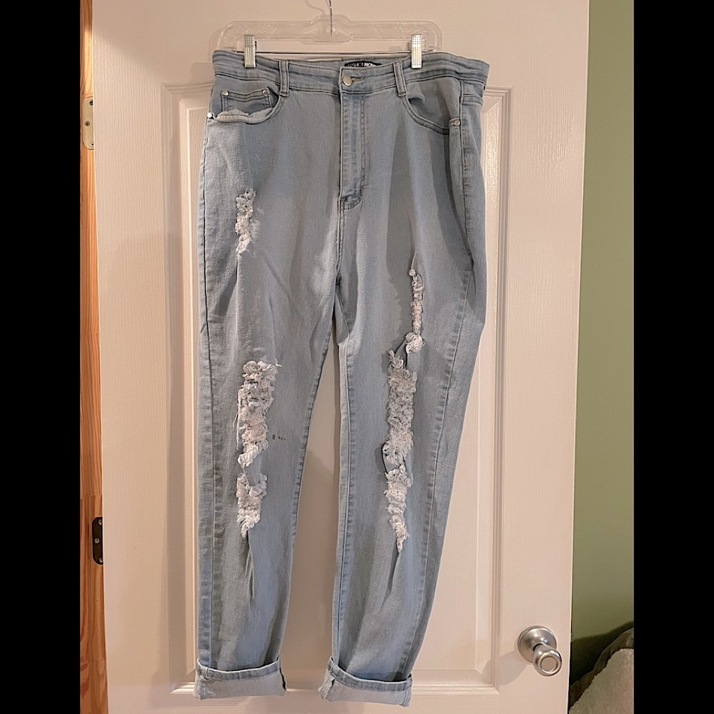 Fashion nova distressed jeggings